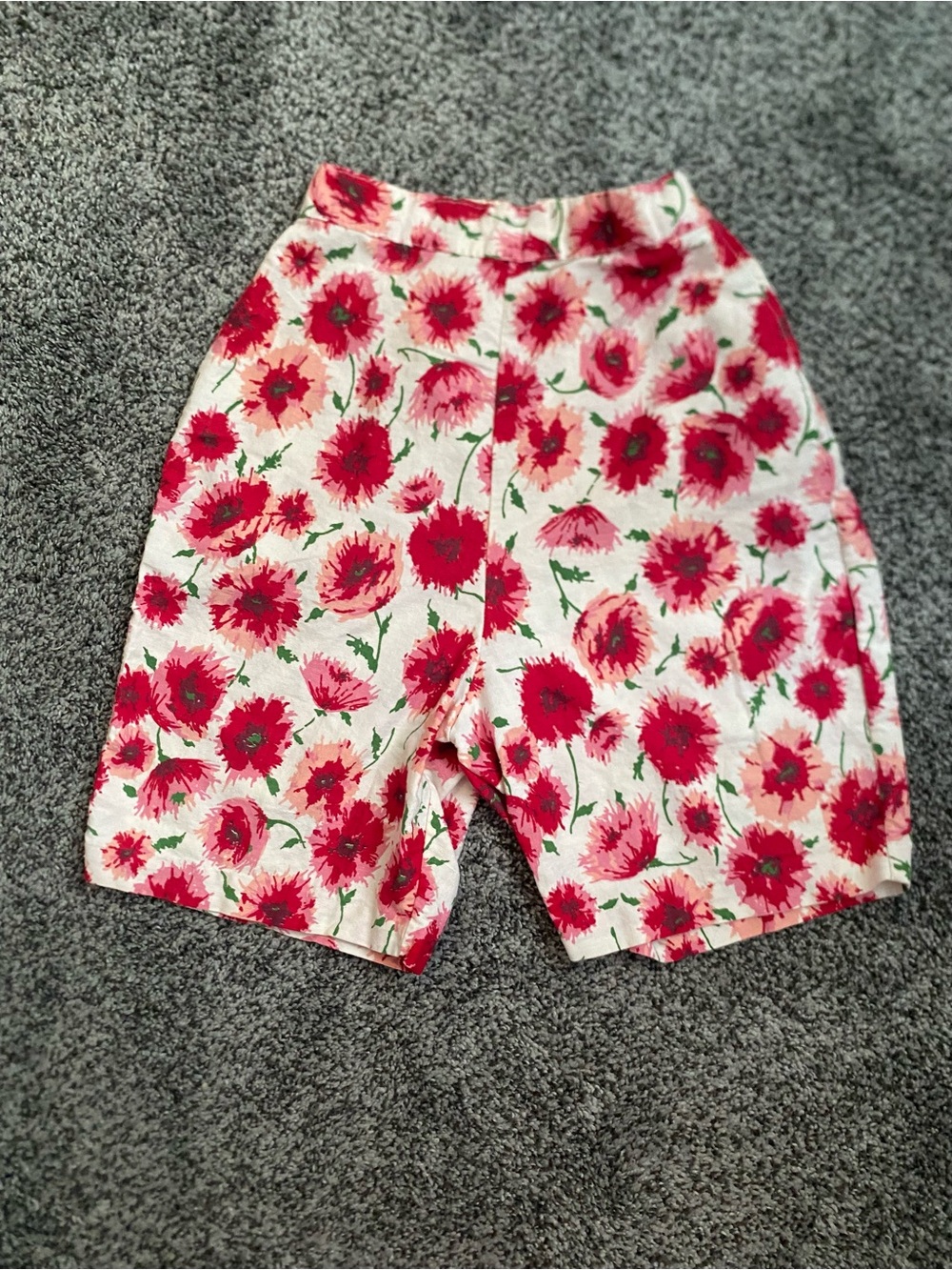 Vintage Floral High-Waist Shorts - Pink & Red Flower Print